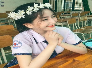 Vẻ đẹp 'thiên thần' của hot girl nổi tiếng từ khi mới học cấp 3