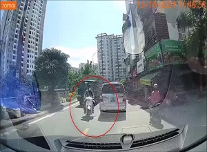 Chạy xe như 'chốn không người', tài xế xe wave khiến 2 người gặp tai họa