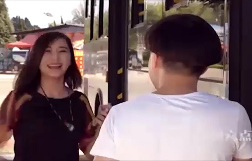 Chỉ vì cái tội mê gái chàng trai nhận phải cái kết tê tái