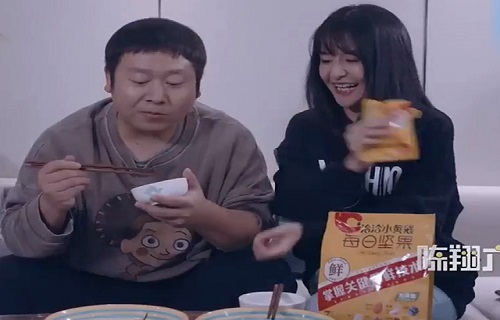 Vợ chồng cùng chia sẻ việc nhà với nhau và cái kết