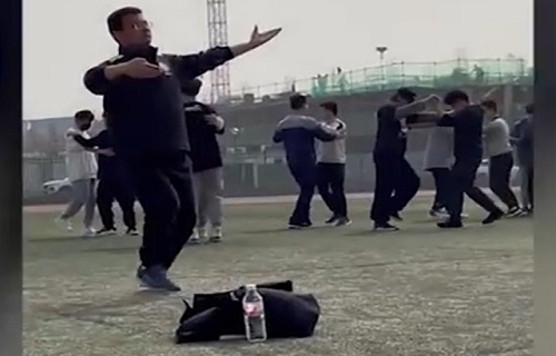 Khả năng tấu hài của nhân loại đã vượt ra khỏi vũ trụ