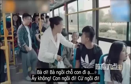 Người phụ nữ "nổ" quá đà không ngờ gặp phải thanh niên cứng