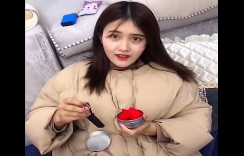 Thú vui troll bạn gái mỗi ngày của chàng trai lầy lội
