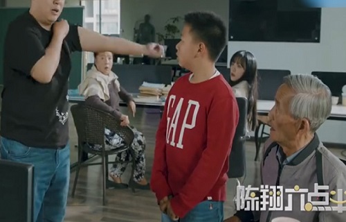 "Con nhà tông, không giống lông cũng phải giống cánh"