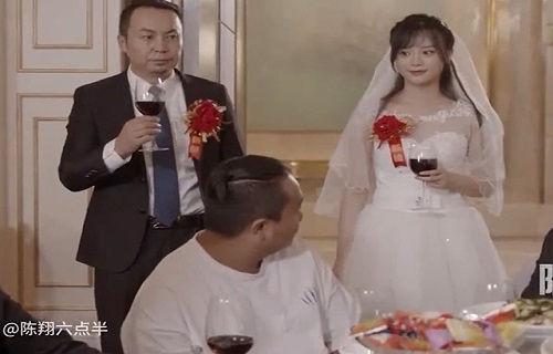 Mục đích của cô gái khi mời nguyên "dàn người yêu cũ" đến dự đám cưới