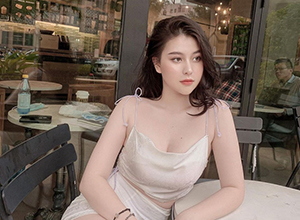 Nét quyến rũ khó cưỡng của "bông hồng lai" Việt - Mỹ có vòng 3 gần 1m