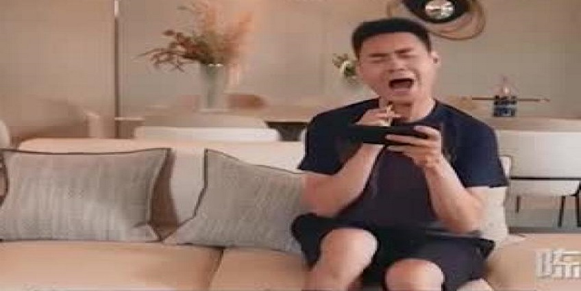 Các cô vợ nên cẩn thận khi có một ông chồng "mê game"