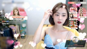 Cô gái xinh đẹp "lên sóng" ôn thi quyết định làm streamer luôn vì được ủng hộ quá nhiều