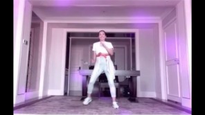 Clip vợ Bình Minh "nhẩy đầm" cực sung, được khen trẻ như teen girl