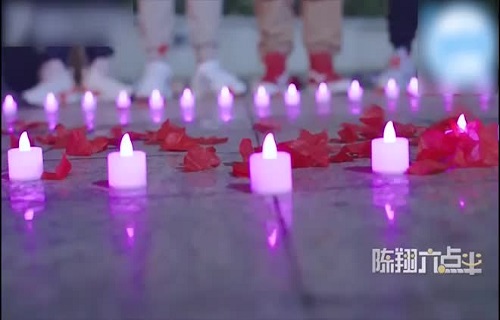 Màn tỏ tình ở ký túc xá khiến người chứng kiến cũng phải ngỡ ngàng