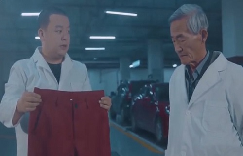 Sở hữu chiếc quần may mắn nhưng chàng trai lại không hề may mắn