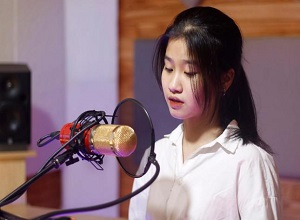 Cô gái khiến dân mạng "chao đảo" qua loạt clip cover triệu view