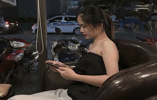 Cái kết khó tin khi cô gái đòi xem điện thoại của người yêu
