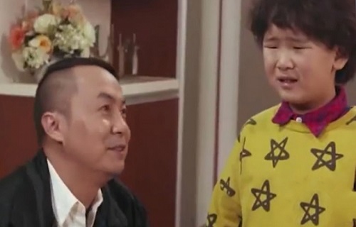 Chỉ một chút hiểu nhầm của ông bố khiến con trai bị đánh đòn