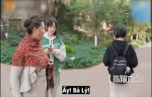 Điều gì xảy ra khi những người phụ nữ lâu ngày gặp nhau buôn chuyện