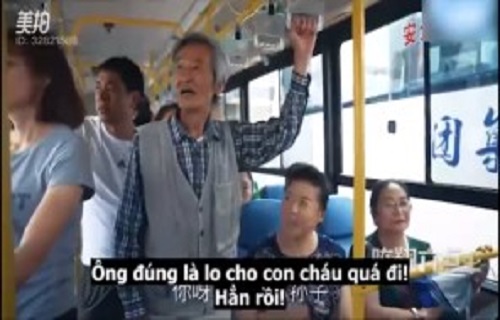 Lý do mà ông nội ngày nào cũng chăm chỉ đi đón cháu