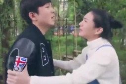 Chàng trai vừa chia tay phải vội vàng quay đầu vì hành động của bạn gái
