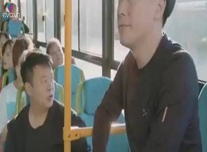 Tài xế xe buýt nghe theo 'chị goole' và cái kết khó đỡ