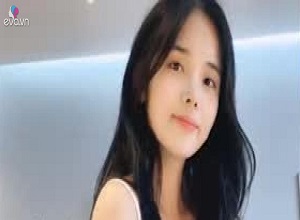  Nữ y tá xinh như hot girl có vóc dáng nóng bỏng, bí quyết là gì 