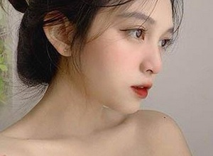 Hot girl Gia Lai hút hồn nhờ gương mặt xinh như búp bê cùng vóc dáng gợi cảm nõn nà