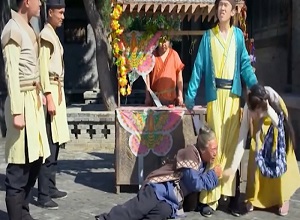 Hành động khó tin của ông bố khiến cô con gái ngỡ ngàng