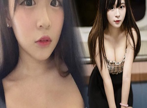 Cô gái bỗng dưng 'gây sốt' vì khoảnh khắc bị chụp lén khi đang làm việc