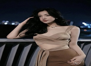 Hot girl sở hữu vòng một 'khủng', không hở bạo vẫn vạn người mê