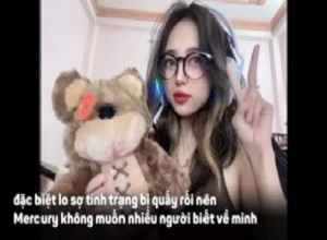 Nữ trọng tài 'thiêu đốt' mọi ánh nhìn với vẻ đẹp mê hoặc