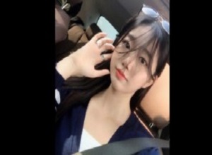 Hot girl phòng gym thân hình rực lửa, khuôn mặt 'nữ thần'