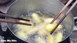  Mẹ thu hoạch khoai về làm khoai lang kén thơm ngon nức mũi P5 ngon nức mũi P5