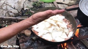 Tôm đồng rang với măng mai món quê mẹ làm P6