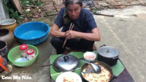 Tôm đồng rang với măng mai món quê mẹ làm P8