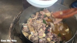 Vịt hầm bia là món ăn thơm ngon Mẹ làm ngày đầu xuân P7