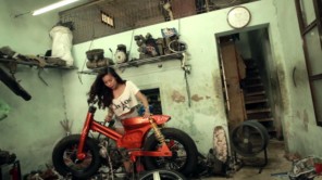 Girl xinh industrial style