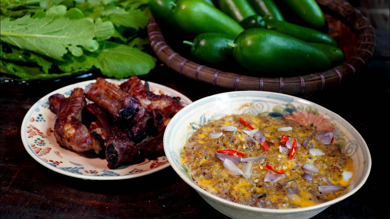 Mắm chưng thịt ăn kèm rau vườn – bữa cơm dân dã mà ngon "hết sẩy"