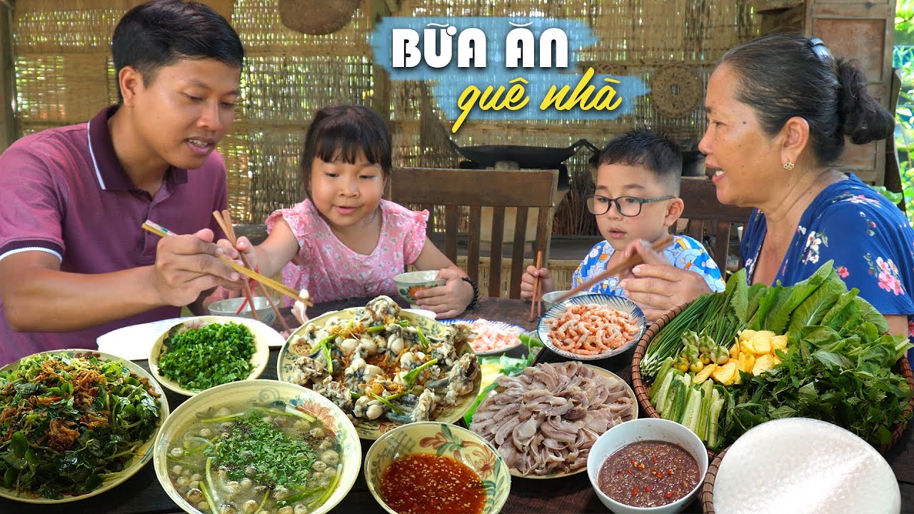 Bánh tráng cuốn lỗ tai heo và cháo ếch gỏi rau càng cua